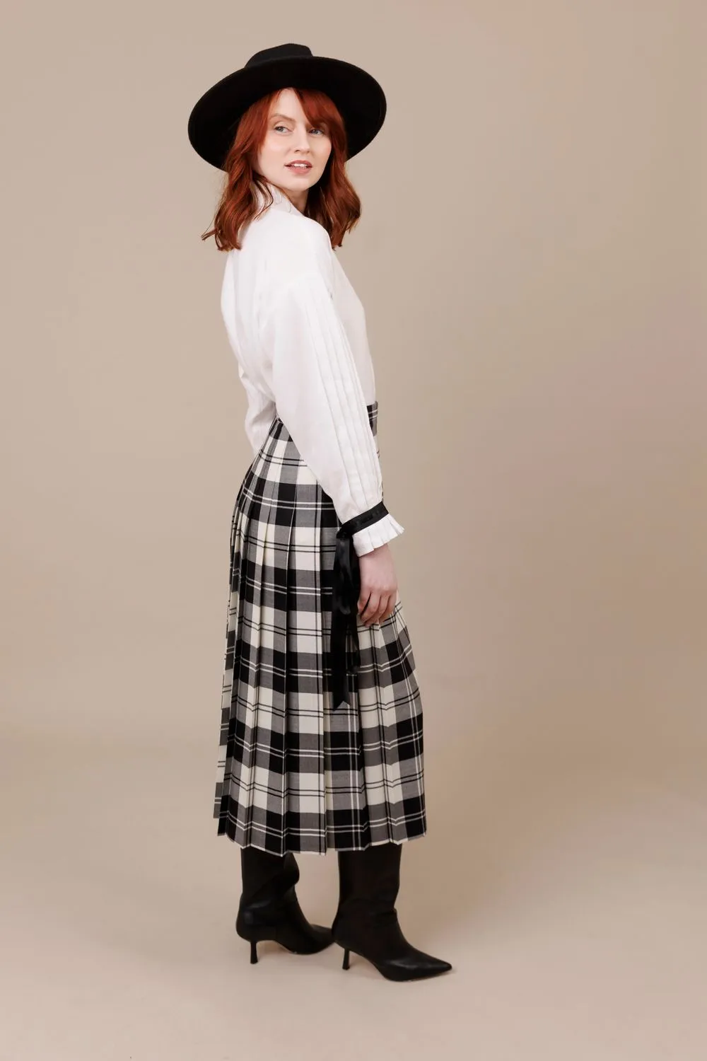 Black & White Erskine 100% Worsted Wool Long Kilt