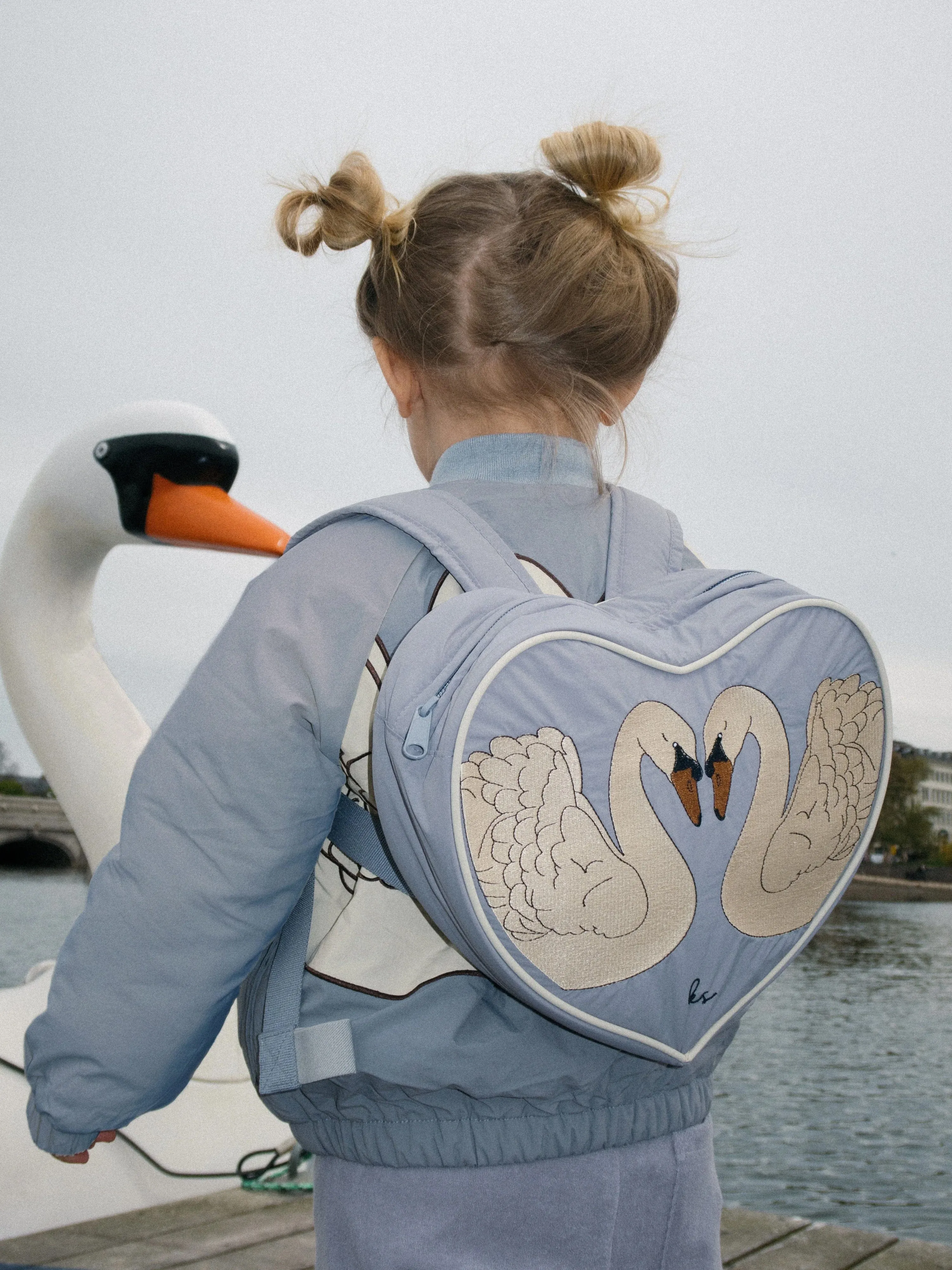 Konges Sløjd Girls Swan Heart Backpack in Blue (26cm)