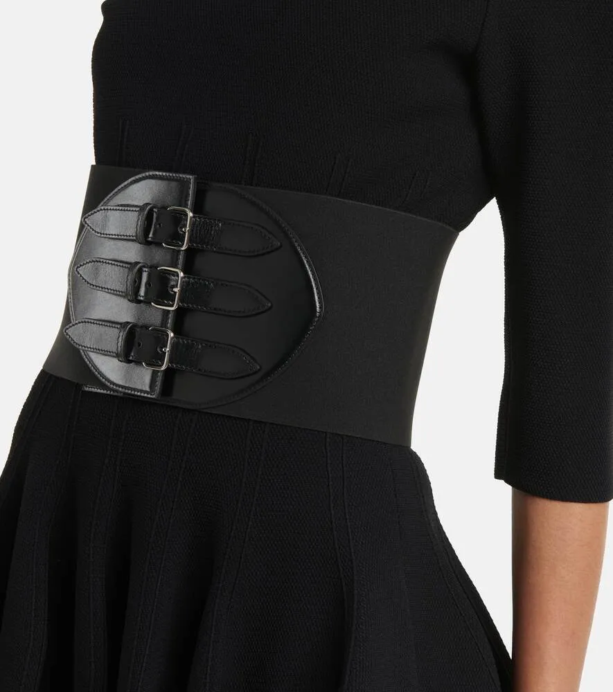 Leather corset belt with Alaïa buckle, black