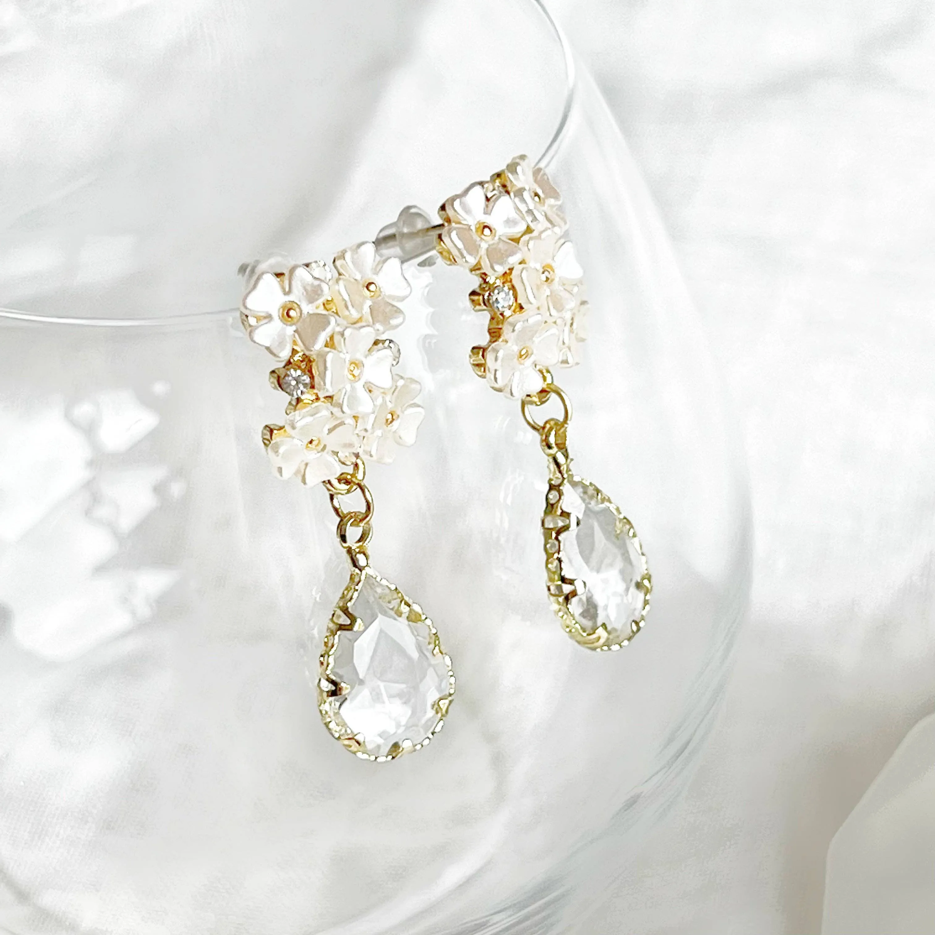 Ninaouity White Hydrangea Flower Crystal Drop Earrings