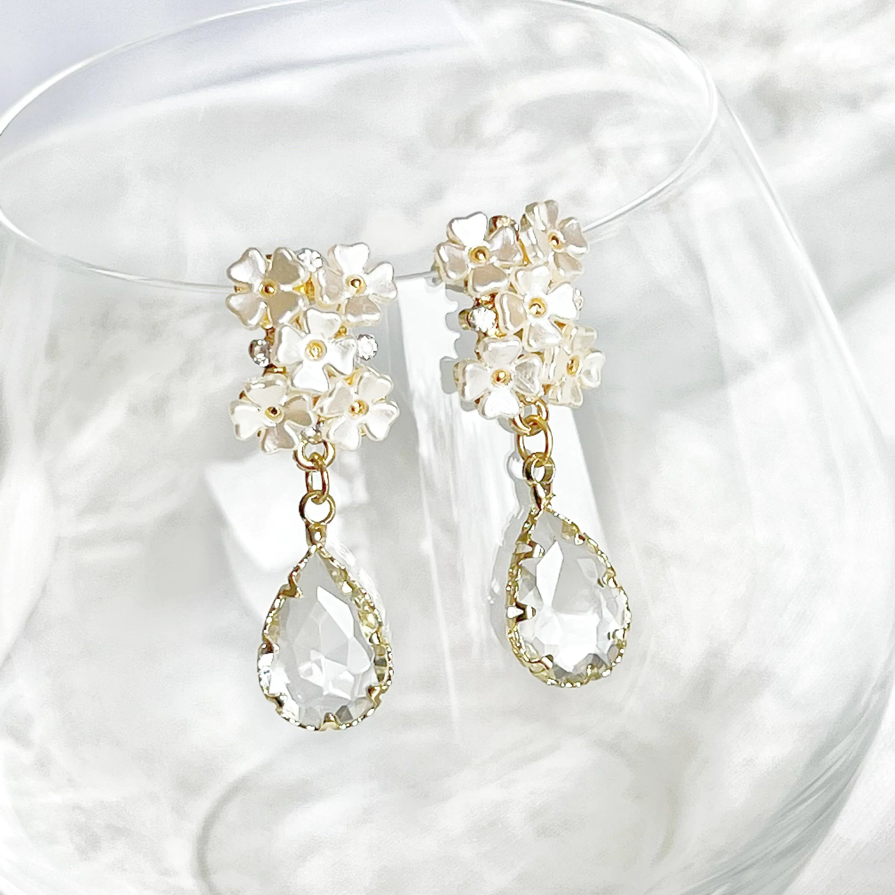 Ninaouity White Hydrangea Flower Crystal Drop Earrings